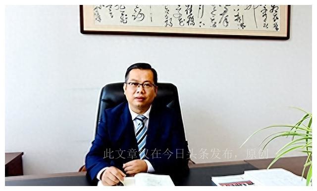 巢湖學(xué)院及其現(xiàn)任校級領(lǐng)導(dǎo)簡要介紹